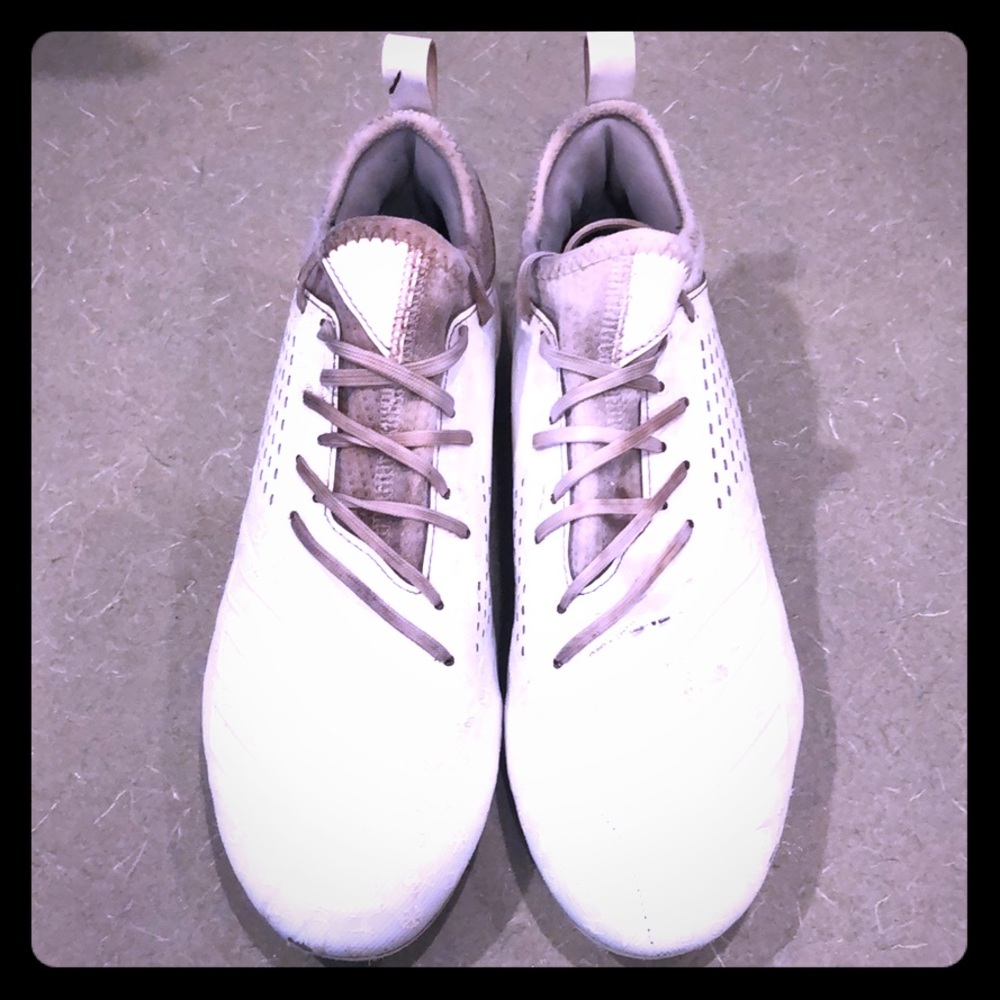 Men’s football cleats